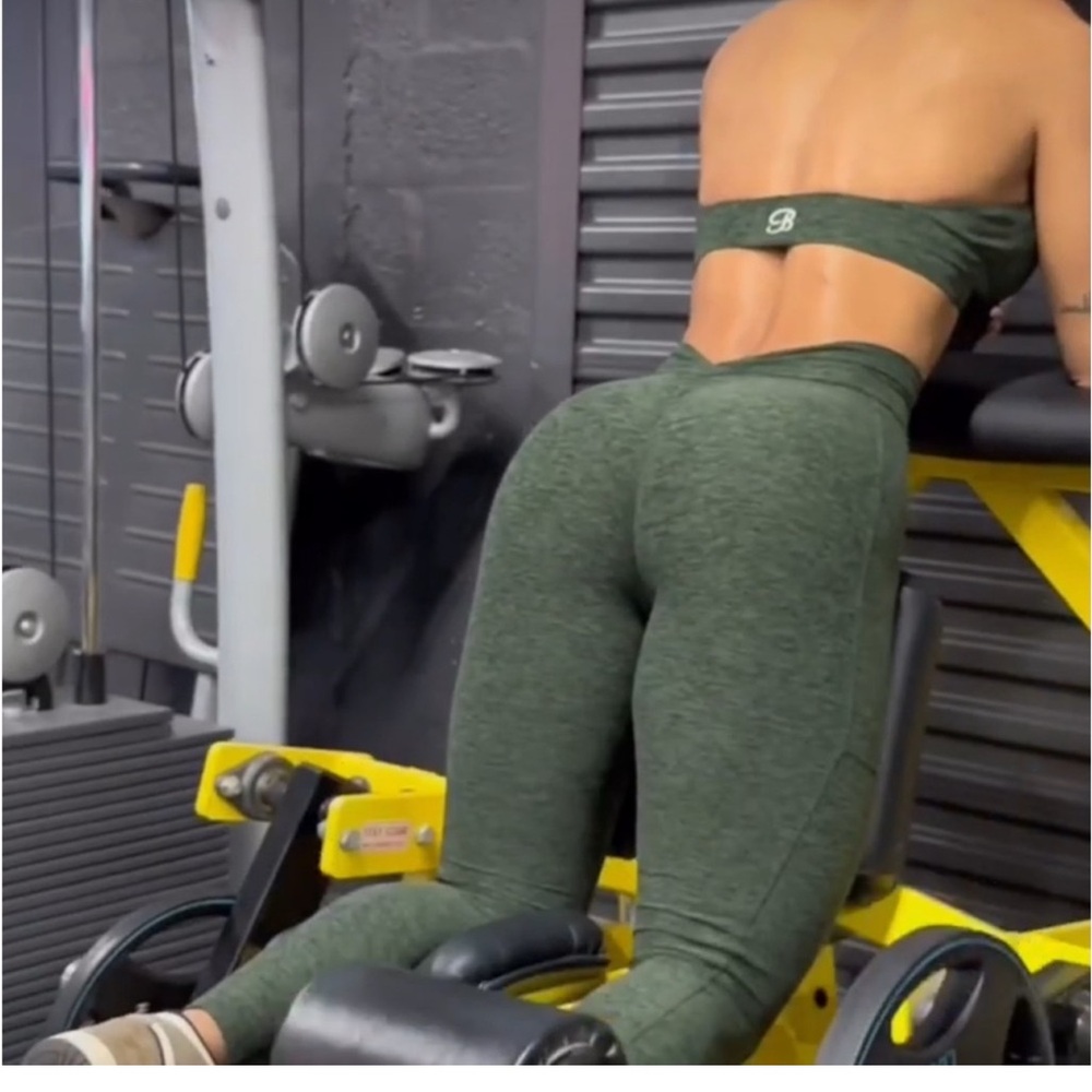 SET! Bombshell Sportswear Green Leggings & Sports Bra